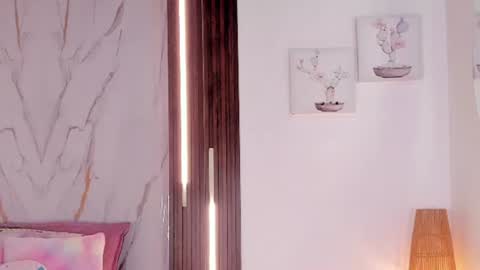 Snapshot of valloletsamar chatting on 06.21.26 Vallolet Peach online show from 06.21.26