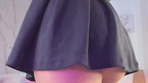 Snapshot of valloletsamar chatting on 07.19.26 Vallolet Peach online show from 07.19.26