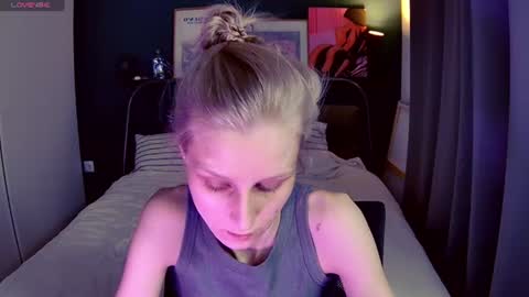 originally accaunt on cb - valorant girl   nude show - only pvt. online show from 06.20.26