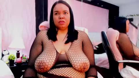 Snapshot of valrery_roussex chatting on 02.28.25 Valery online show from 02.28.25
