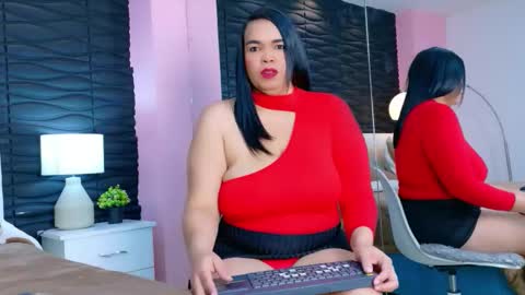 Snapshot of valrery_roussex chatting on 10.06.25 Valery online show from 10.06.25