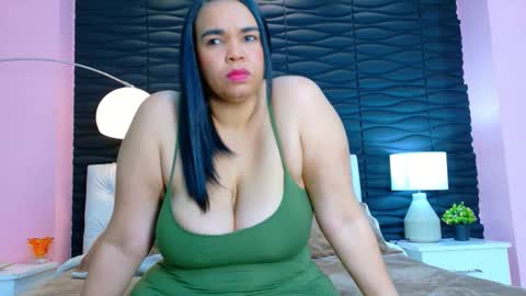 Snapshot of valrery_roussex chatting on 10.13.25 Valery online show from 10.13.25