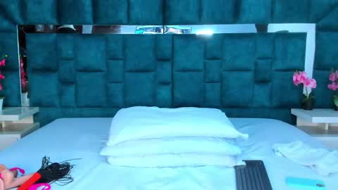 valtira nova online show from 09.14.25