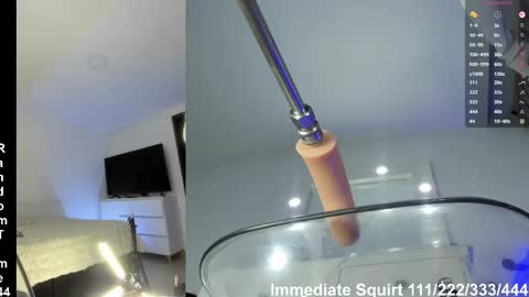 Snapshot of valuu_44 chatting on 11.27.25 Hi Im Val a freelance model. online show from 11.27.25