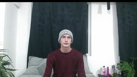 Snapshot of vamp_noah chatting on 12.30.24 Vamp Noah and Dan online show from 12.30.24