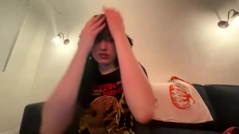 Snapshot of vampgatita chatting on 11.12.25 vampgatita online show from 11.12.25