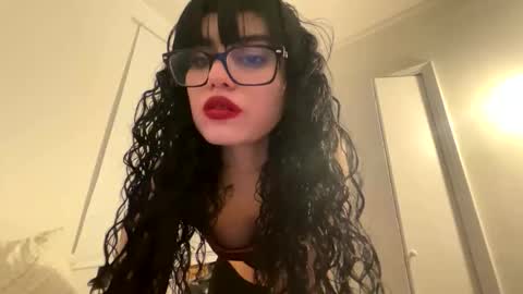 Snapshot of vampgatita chatting on 12.15.25 vampgatita online show from 12.15.25