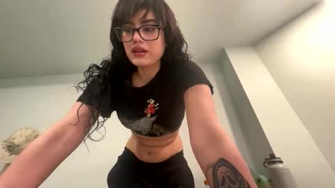 Snapshot of vampgatita chatting on 04.25.26 vampgatita online show from 04.25.26