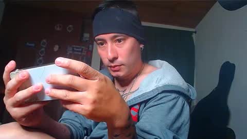 Snapshot of vampireathome chatting on 01.29.25 vampireathome online show from 01.29.25