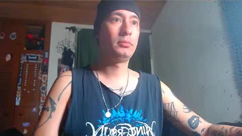 Snapshot of vampireathome chatting on 02.05.25 vampireathome online show from 02.05.25