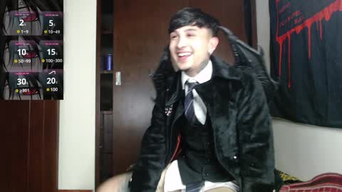 david guzman i model independenthelp me with a thumbs up online show from 01.09.25