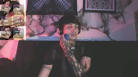 david guzman i model independenthelp me with a thumbs up online show from 10.27.25