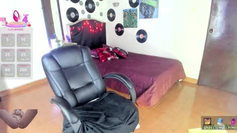 Snapshot of vampirella_crazy chatting on 03.11.26 Valeria online show from 03.11.26