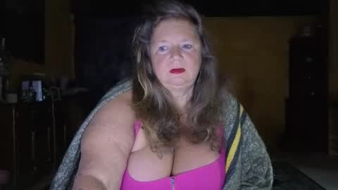 Snapshot of vampwoman chatting on 11.01.25 vampwoman online show from 11.01.25