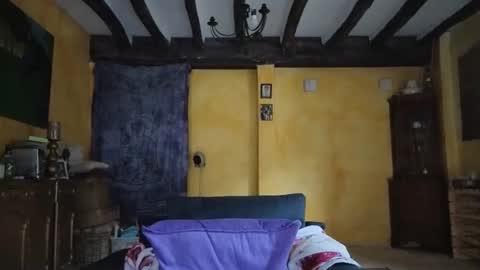 Snapshot of vampwoman chatting on 11.06.25 vampwoman online show from 11.06.25