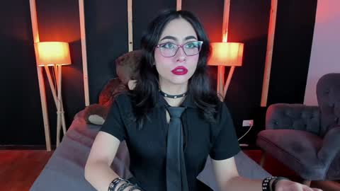 Snapshot of vampy_dolll chatting on 01.17.25 vampy_dolll online show from 01.17.25