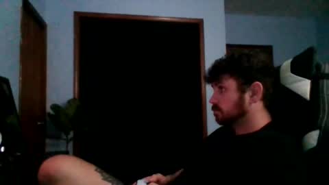 Snapshot of vandal2021 chatting on 10.29.25 Vandal2021 online show from 10.29.25