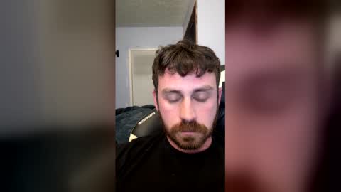 Snapshot of vandal2021 chatting on 12.22.25 Vandal2021 online show from 12.22.25