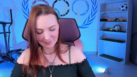 Snapshot of vandarossi chatting on 12.18.24 Vanda online show from 12.18.24