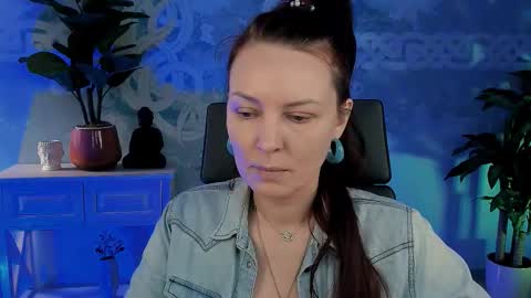 Snapshot of vandarossi chatting on 09.22.25 Vanda online show from 09.22.25