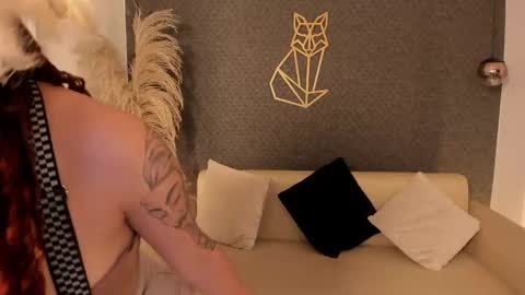 Snapshot of vane_vixen chatting on 10.27.25 vane_vixen online show from 10.27.25