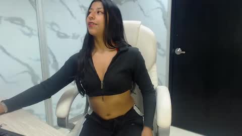 Snapshot of vanelin18 chatting on 12.27.24 Vane online show from 12.27.24