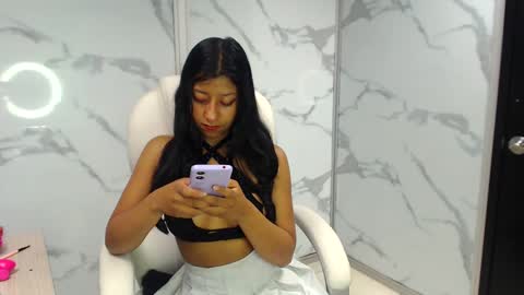 Snapshot of vanelin18 chatting on 01.10.25 Vane online show from 01.10.25