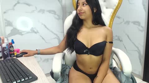 Snapshot of vanelin18 chatting on 01.23.25 Vane online show from 01.23.25