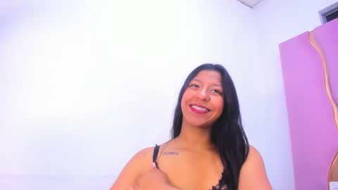 Snapshot of vanelin18 chatting on 11.18.25 Vane online show from 11.18.25