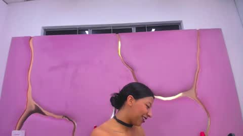 Snapshot of vanelin18 chatting on 11.19.25 Vane online show from 11.19.25