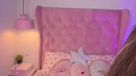 vanelope_evans_ online show from 12.17.25