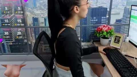 Snapshot of vanesa_19_ chatting on 09.16.25 VANESA online show from 09.16.25