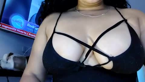 Snapshot of vanesam chatting on 06.30.26 vanessa and samantha online show from 06.30.26