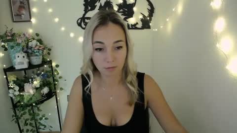 Snapshot of vanessa_joy_ chatting on 07.25.26 Vanessa online show from 07.25.26