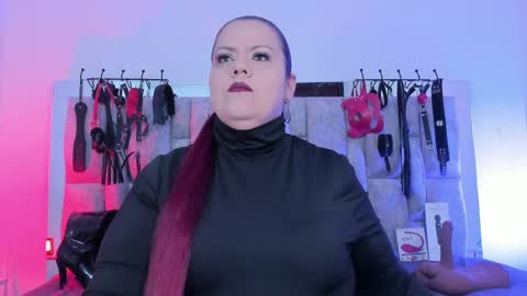 Snapshot of vanessa_moka chatting on 10.06.25 Vanessa online show from 10.06.25