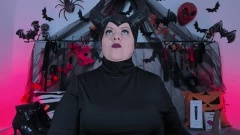 Snapshot of vanessa_moka chatting on 10.23.25 Vanessa online show from 10.23.25