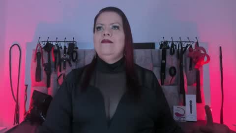 Snapshot of vanessa_moka chatting on 11.24.25 Vanessa online show from 11.24.25