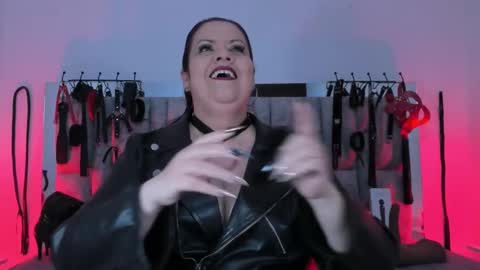 Snapshot of vanessa_moka chatting on 11.25.25 Vanessa online show from 11.25.25