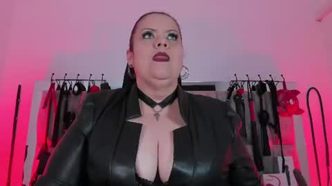 Snapshot of vanessa_moka chatting on 06.17.26 Vanessa online show from 06.17.26