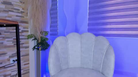 Snapshot of vanessa_novvoa chatting on 02.13.25 Vanessa Novvoa online show from 02.13.25