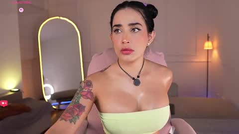 Snapshot of vanessa_sexxy chatting on 10.07.25 vanessa sexxy online show from 10.07.25