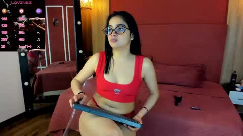 Snapshot of vanessadoofenshmirtz chatting on 06.03.26 Mrs Doofenshmirtz online show from 06.03.26
