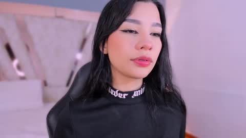 vanessaduval online show from 12.21.25