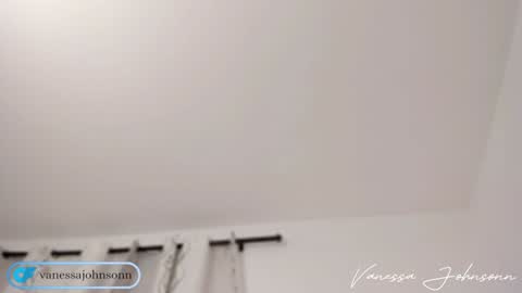 Snapshot of vanessajohnsonn chatting on 01.04.25 vanessajohnsonn online show from 01.04.25