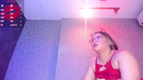 Snapshot of vanessakalo chatting on 10.04.25 Vanessa online show from 10.04.25