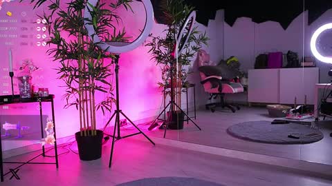 Vanessa Simon online show from 01.28.25