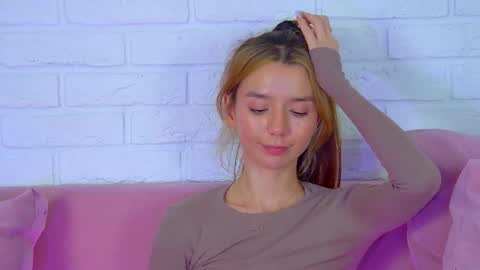 Snapshot of vanessavienne chatting on 02.17.26 VanessaVienne online show from 02.17.26