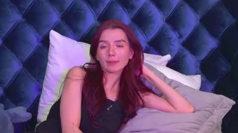 Snapshot of vanessavienne chatting on 05.19.26 VanessaVienne online show from 05.19.26