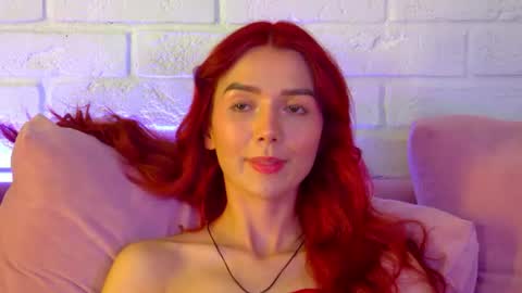 Snapshot of vanessavienne chatting on 06.19.26 VanessaVienne online show from 06.19.26