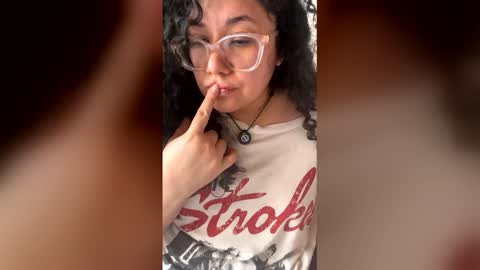 V A N E S S A  online show from 03.29.26